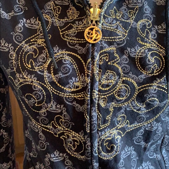 Beautiful jacket - Picture 3 of 5